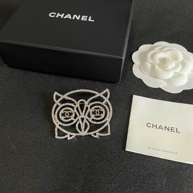 Chanel Brooch 03yxs293
